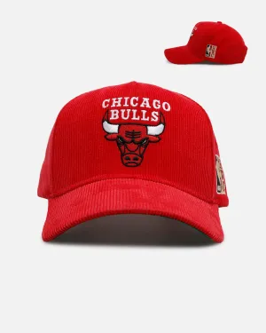 Mitchell & Ness Chicago Bulls 'Vintage Cord' Pro Pinch Corduroy Snapback Red